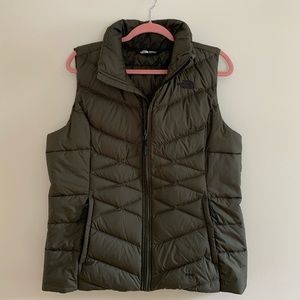 OLIVE GREEN NORTHFACE VEST